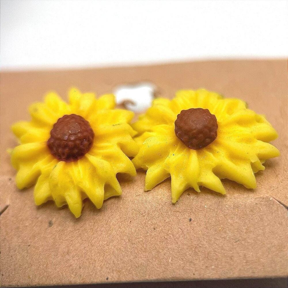 Vintage Acrylic Yellow Sunflower Classic Fashion Post Back Stud Earrings for